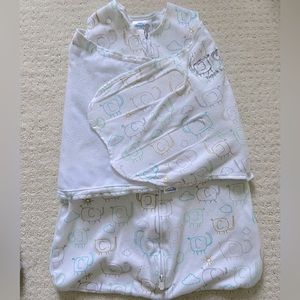 💙 3 / $20 HALO newborn elephant print sleep sack VGUC